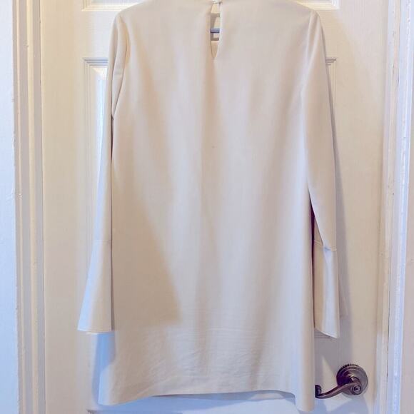 Dylan Gray ivory mini dress Long bell sleeves back keyhole button closure S 6
Ch - Picture 7 of 10